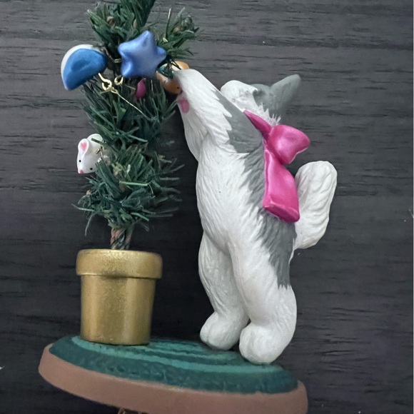 2004 Hallmark Mischievous Kittens Keepsake Clip On Ornament 6th in Series - Picture 5 of 8